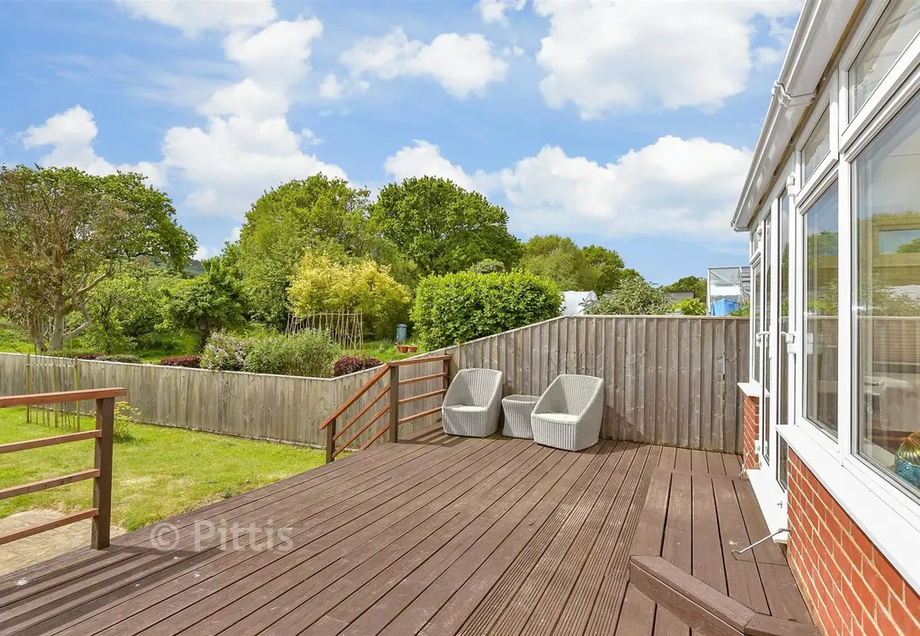 Patio / Decking - Cliff Bridge, Shanklin, Isle of Wight - Wards of Kent