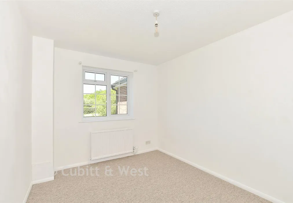 Bedroom - Elmbridge Road, Cranleigh, Surrey - Wards of Kent