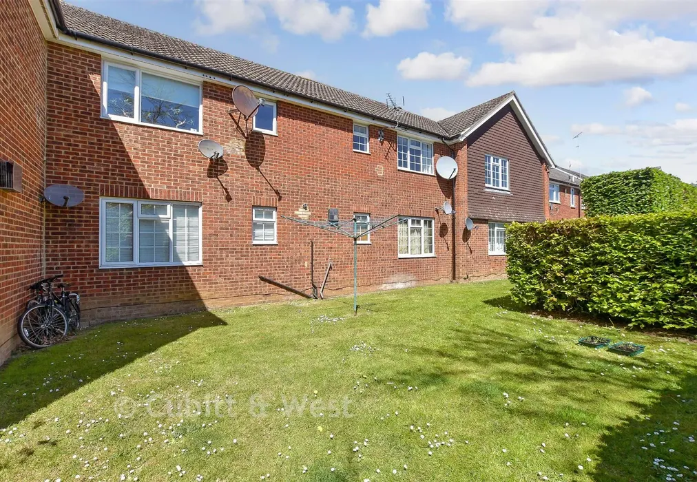Communal Gardens - Elmbridge Road, Cranleigh, Surrey - Wards of Kent
