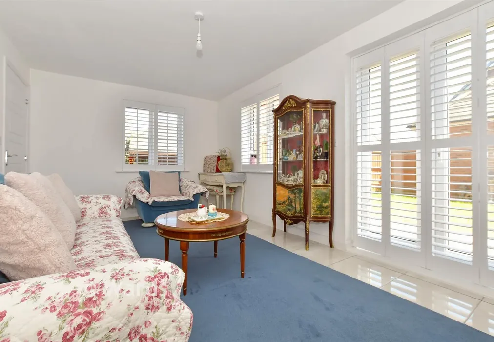 Lounge - Holm Oak Walk, Sholden, Kent - Wards of Kent