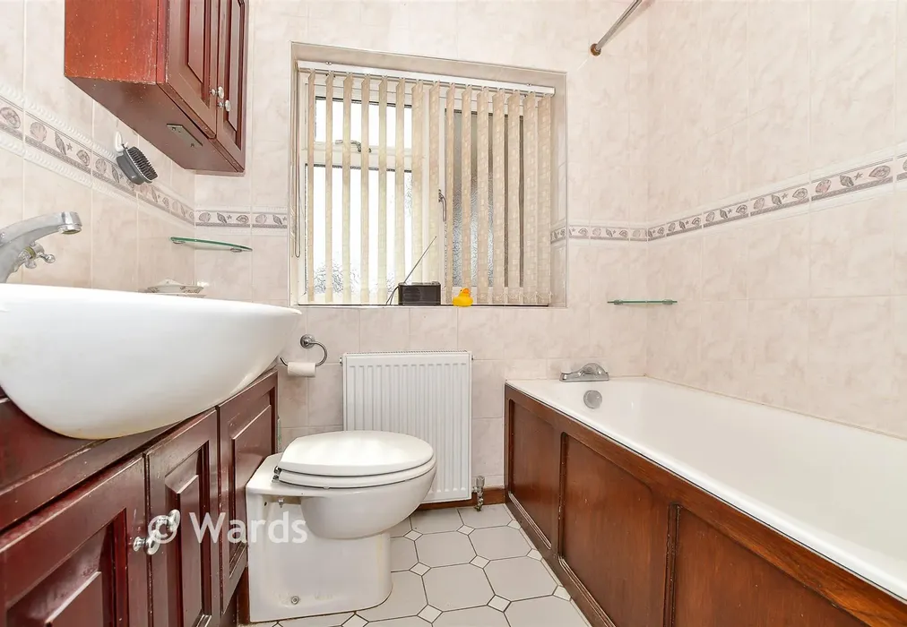 Bathroom - Eastwell Close, Paddock Wood, Tonbridge, Kent - Wards of Kent