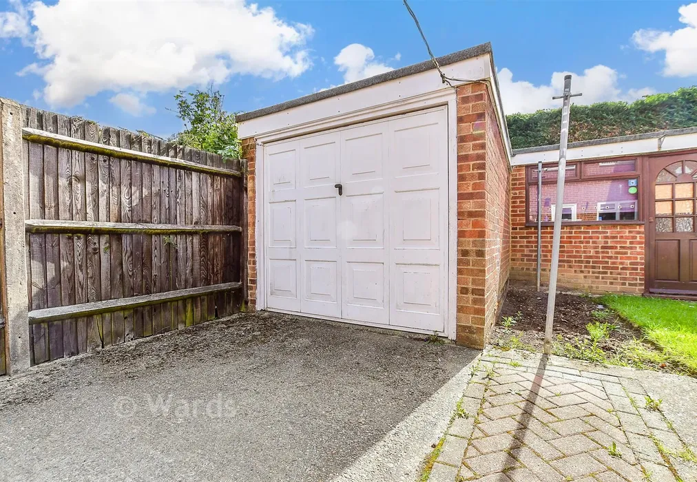 Garage - Eastwell Close, Paddock Wood, Tonbridge, Kent - Wards of Kent