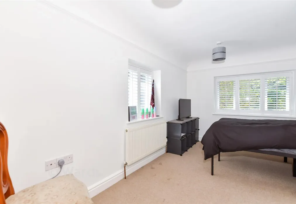 Bedroom 2 - The Quarries, Boughton Monchelsea, Kent - Wards of Kent
