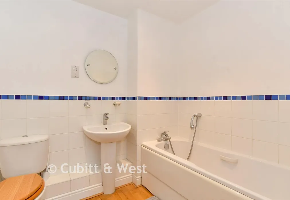 Bathroom - Pears Grove, Southbourne, Emsworth, Hampshire - Wards of Kent