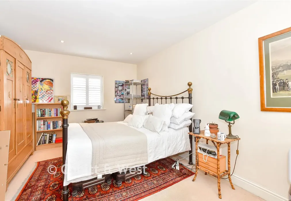Bedroom 2 - Pears Grove, Southbourne, Emsworth, Hampshire - Wards of Kent