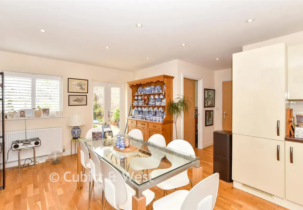 Kitchen - Pears Grove, Southbourne, Emsworth, Hampshire - Wards of Kent