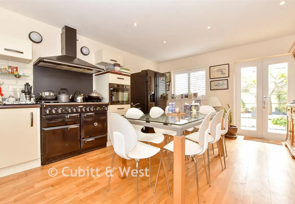Kitchen - Pears Grove, Southbourne, Emsworth, Hampshire - Wards of Kent