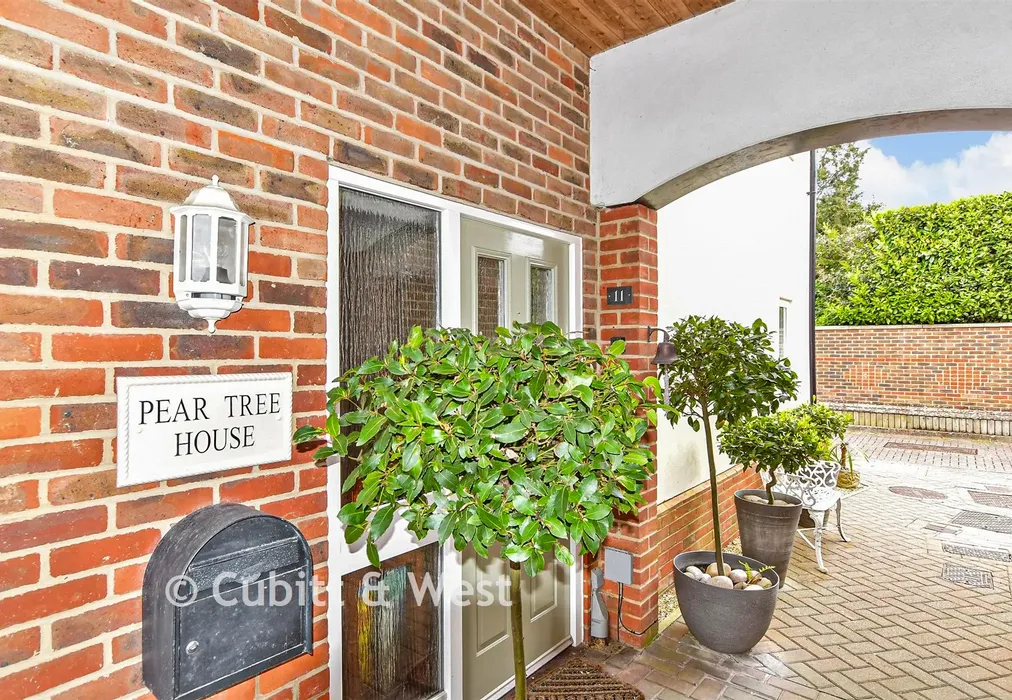 External Lifestyle Photograph - Pears Grove, Southbourne, Emsworth, Hampshire - Wards of Kent