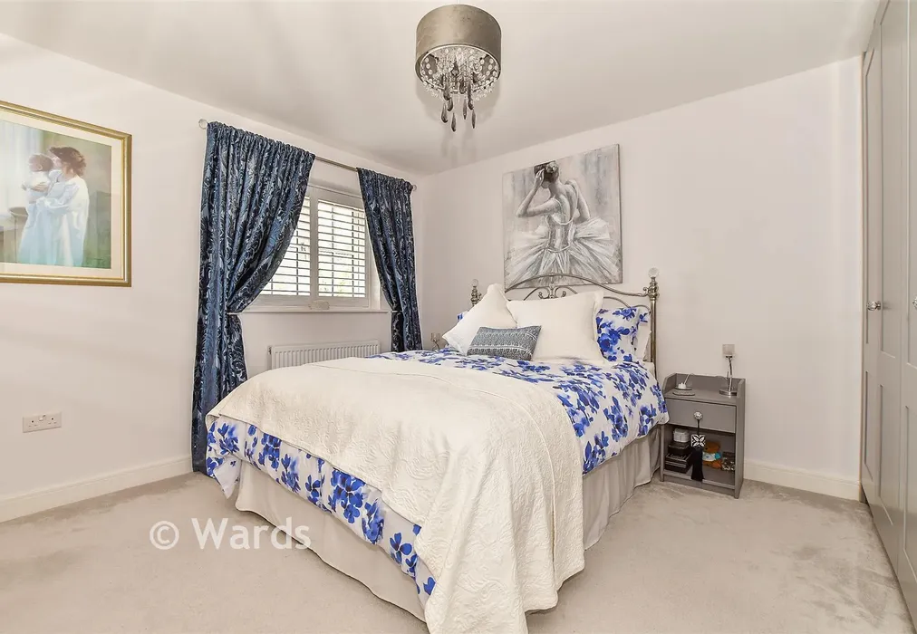 Bedroom 1 - Bletchingley Farm Court, Staplehurst, Tonbridge, Kent - Wards of Kent