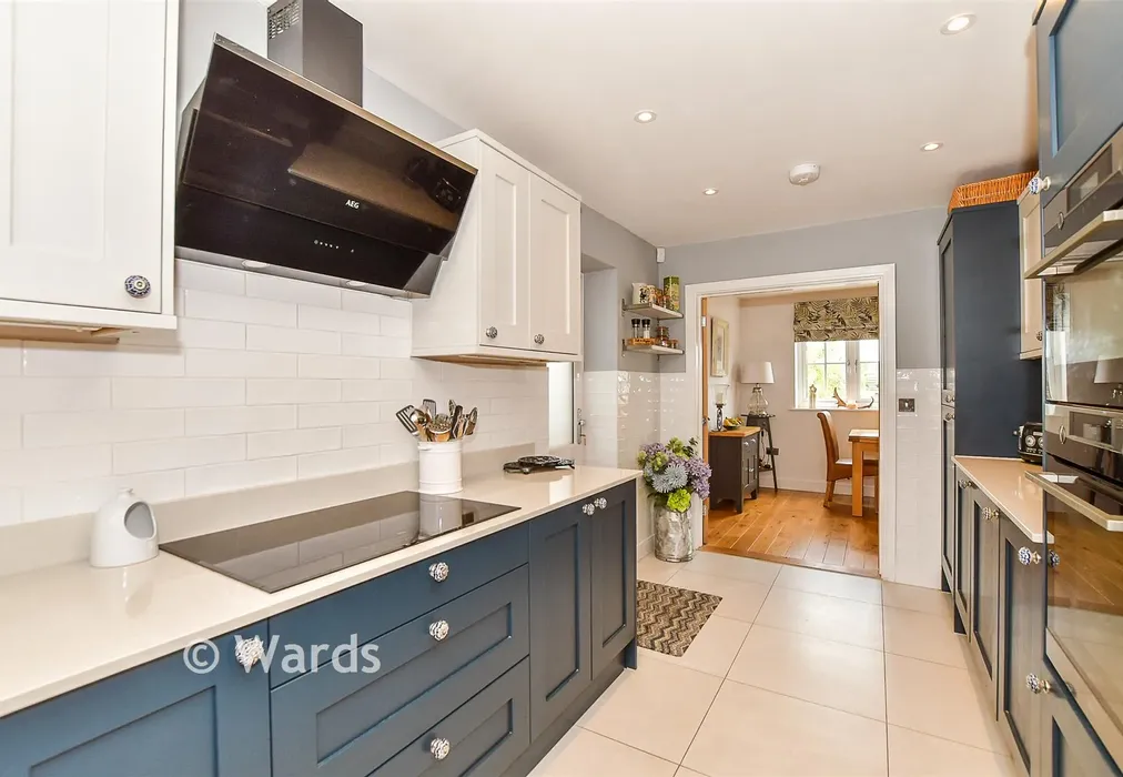 Kitchen - Bletchingley Farm Court, Staplehurst, Tonbridge, Kent - Wards of Kent