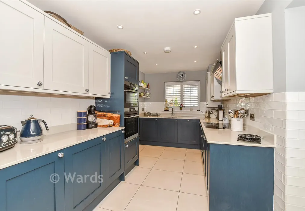Kitchen - Bletchingley Farm Court, Staplehurst, Tonbridge, Kent - Wards of Kent