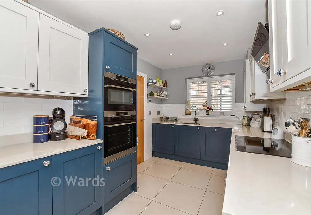 Kitchen - Bletchingley Farm Court, Staplehurst, Tonbridge, Kent - Wards of Kent
