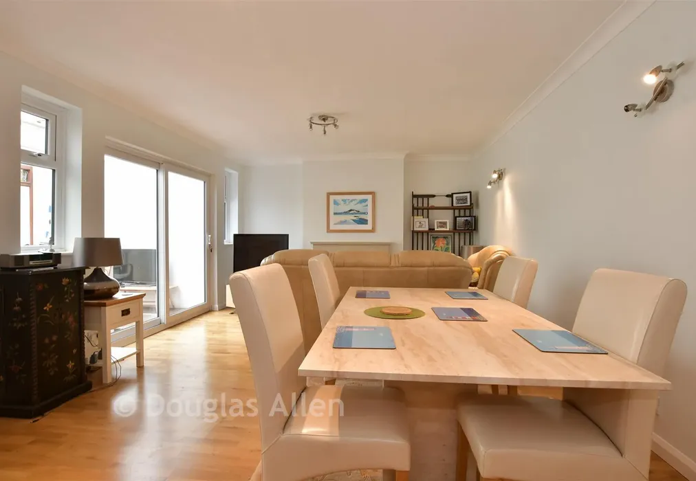 Lounge/Dining Room - Dacre Gardens, Chigwell, Essex - Wards of Kent