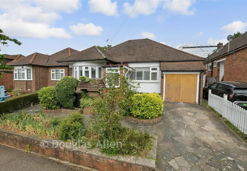 External (Web) - Dacre Gardens, Chigwell, Essex - Wards of Kent