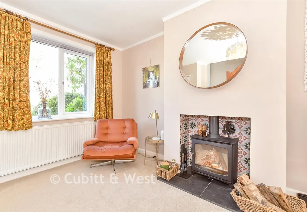 Internal Lifestyle Photograph - Atherley Road, Hayling Island, Hampshire - Wards of Kent