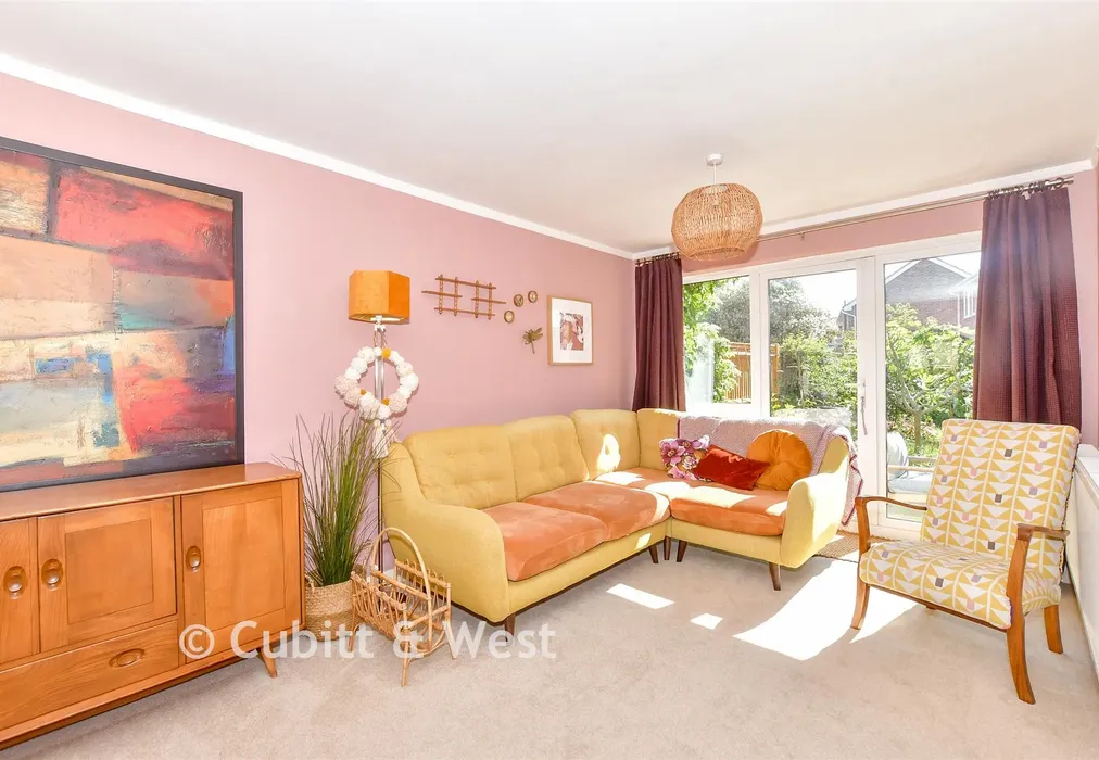 Family Area - Atherley Road, Hayling Island, Hampshire - Wards of Kent