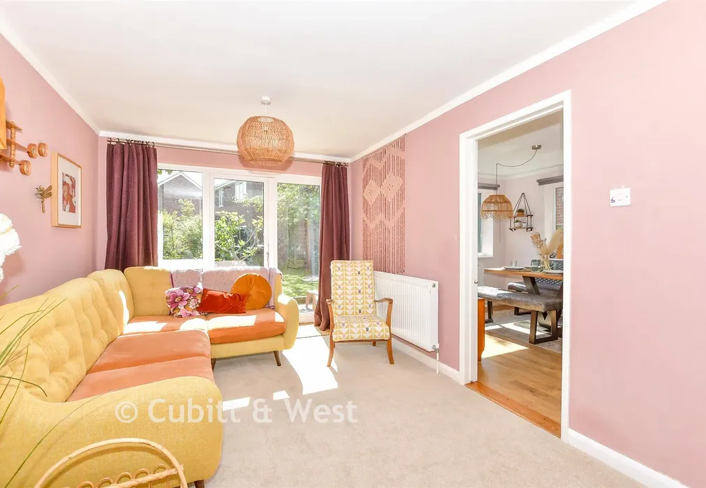 Family Area - Atherley Road, Hayling Island, Hampshire - Wards of Kent
