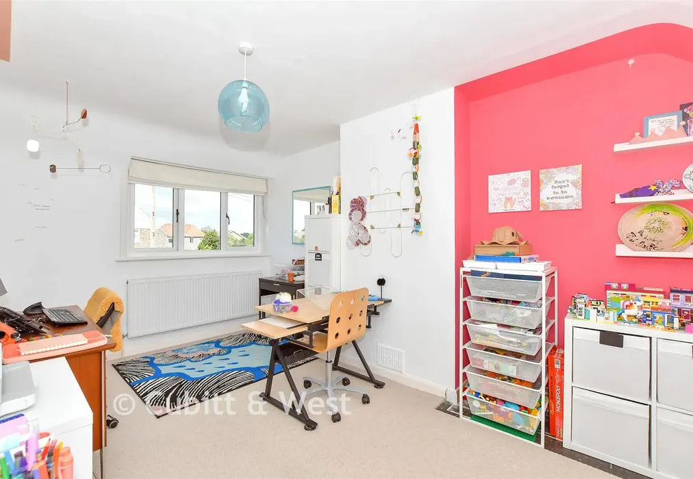 Bedroom 1 - Atherley Road, Hayling Island, Hampshire - Wards of Kent