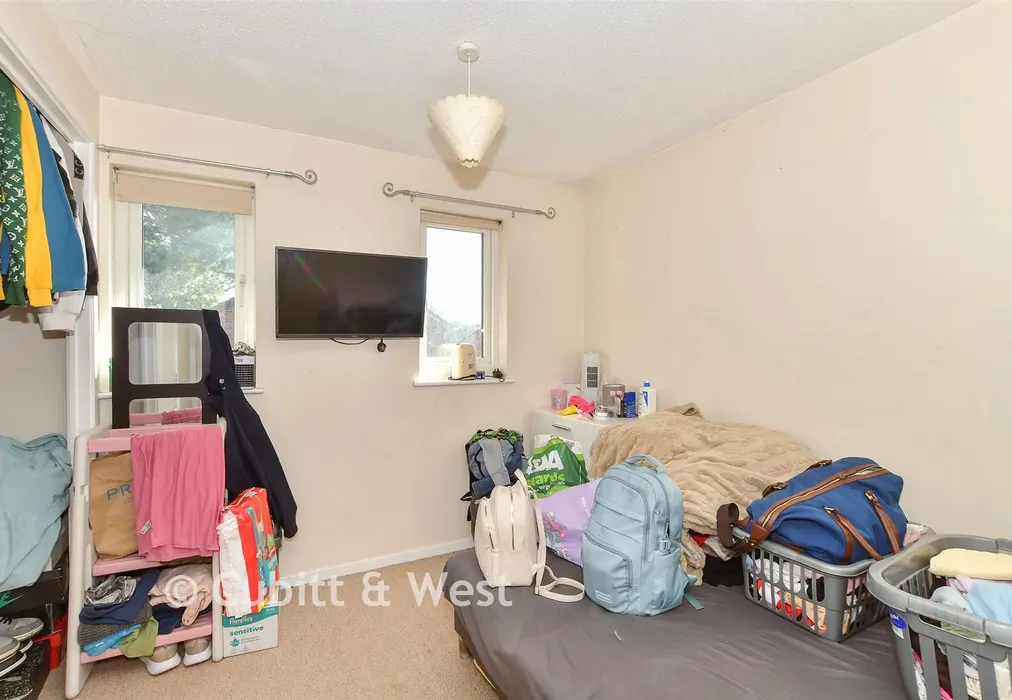 Bedroom 2 - Hillingdale, Broadfield, West Sussex - Wards of Kent