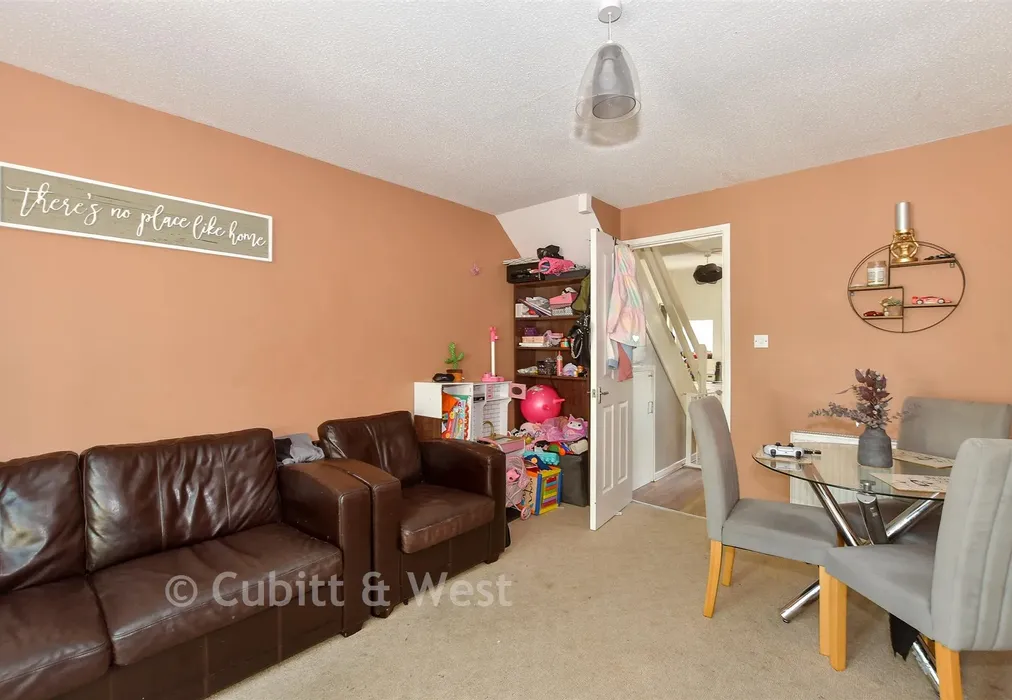 Lounge - Hillingdale, Broadfield, West Sussex - Wards of Kent