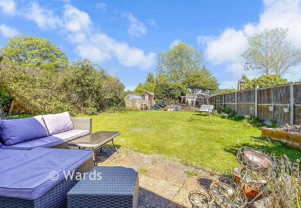 Patio / Decking - Birch Close, Hildenborough, Tonbridge, Kent - Wards of Kent