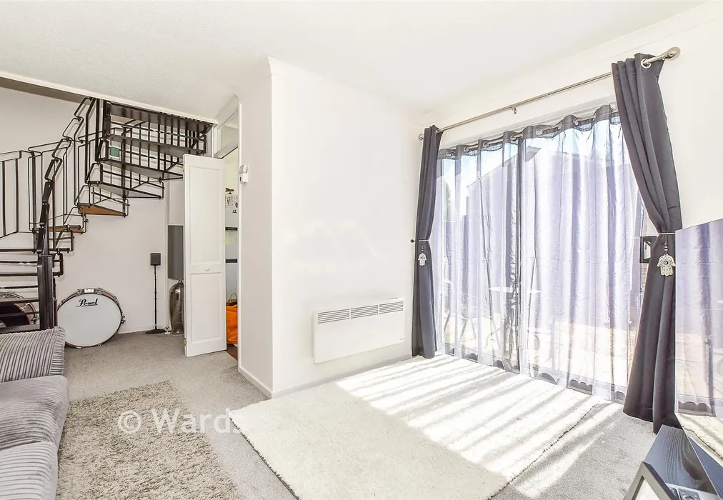 Lounge - Poyntell Road, Staplehurst, Kent - Wards of Kent