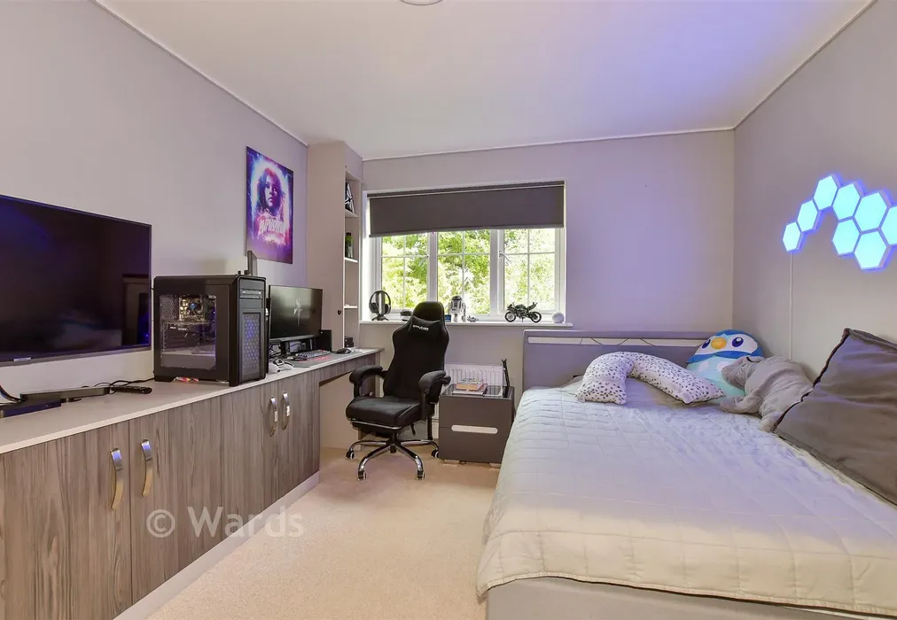 Bedroom 4 - Bill Deedes Way, Aldington, Ashford, Kent - Wards of Kent
