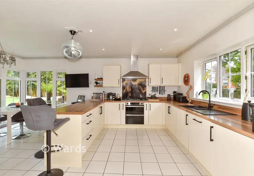 Kitchen/ Breakfast Room - Bill Deedes Way, Aldington, Ashford, Kent - Wards of Kent