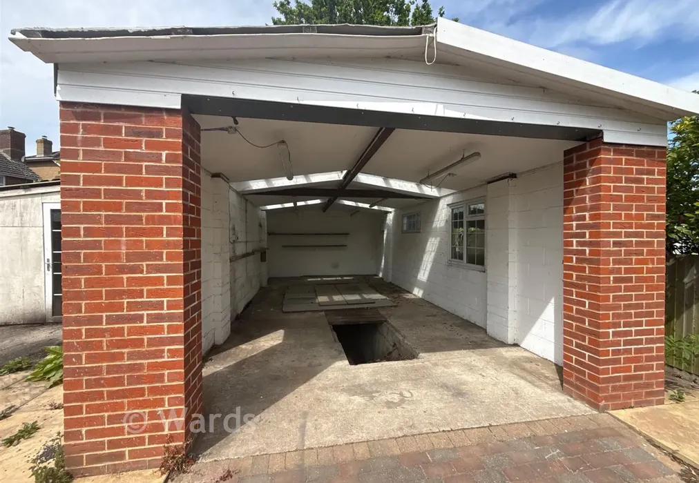 Garage - Bobbing Hill, Bobbing, Kent - Wards of Kent