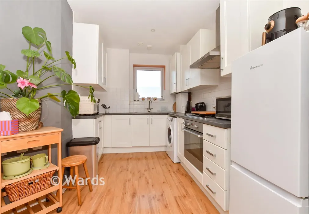 Kitchen - Palmer Drive, Hythe, Kent - Wards of Kent