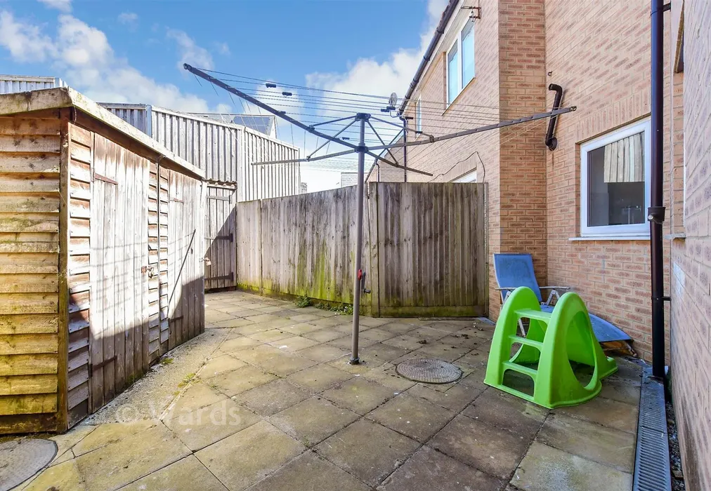 Communal Gardens - Palmer Drive, Hythe, Kent - Wards of Kent