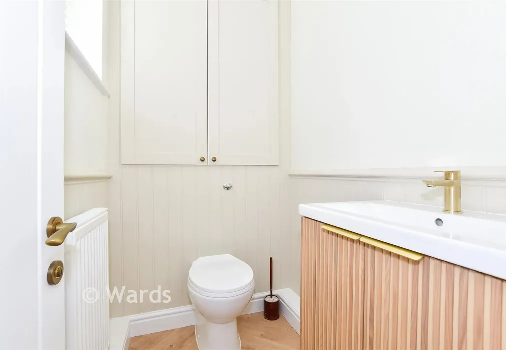 Cloakroom - Grampian Way, Downswood, Maidstone, Kent - Wards of Kent