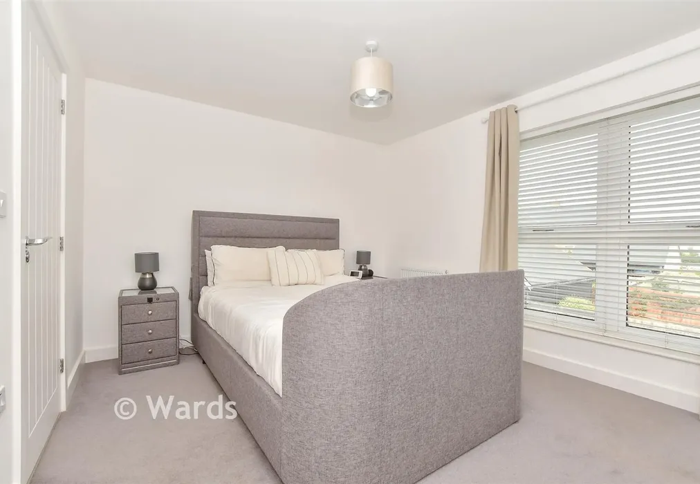Bedroom 1 - Conningbrook Avenue, Kennington, Ashford, Kent - Wards of Kent