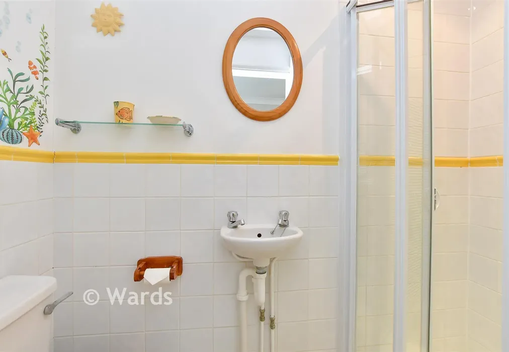 En-Suite Shower Room - Horselees Road, Boughton-Under-Blean, Kent - Wards of Kent