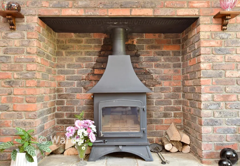 Internal Feature - Horselees Road, Boughton-Under-Blean, Kent - Wards of Kent