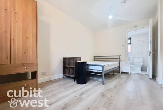 AVAILABLE WITH NO DEPOSITGreetham Street Southsea PO5 - Wards of Kent