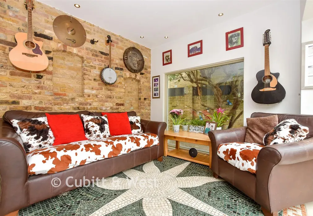 Internal Lifestyle Photograph - Camborne Road, South Sutton, Surrey - Wards of Kent