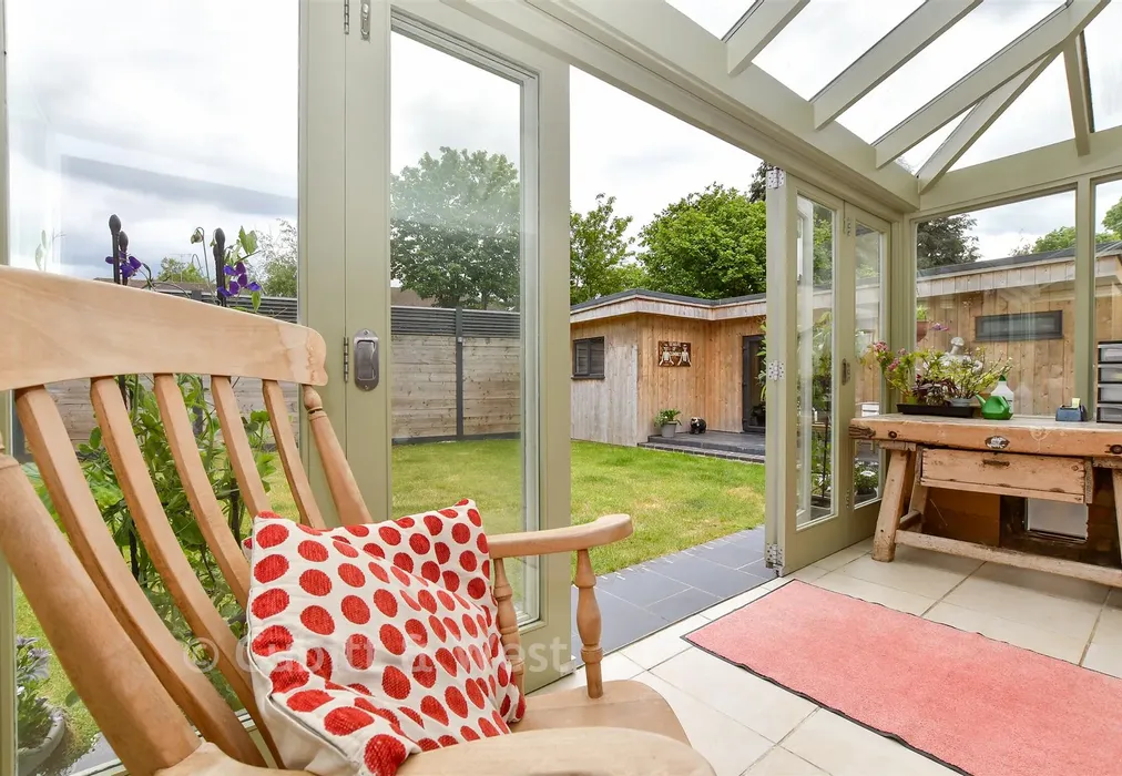 Internal Lifestyle Photograph - Camborne Road, South Sutton, Surrey - Wards of Kent