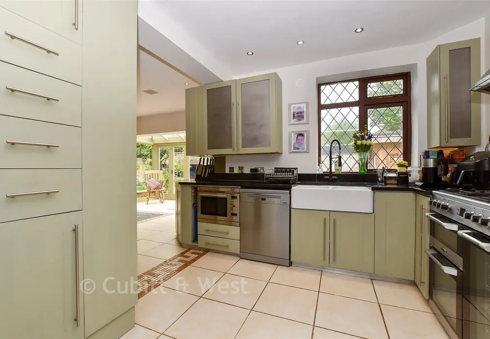 Kitchen - Camborne Road, South Sutton, Surrey - Wards of Kent