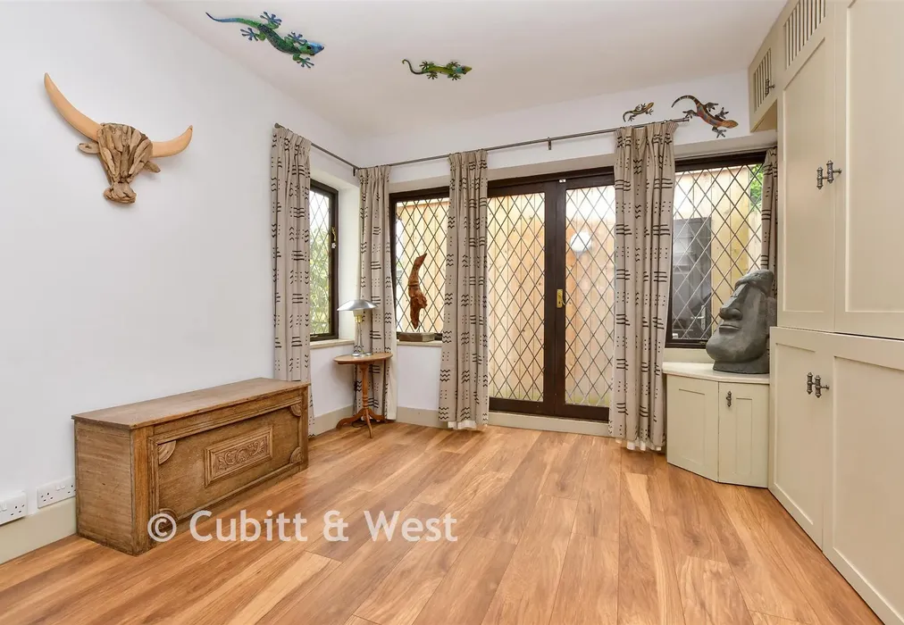 Lounge - Camborne Road, South Sutton, Surrey - Wards of Kent
