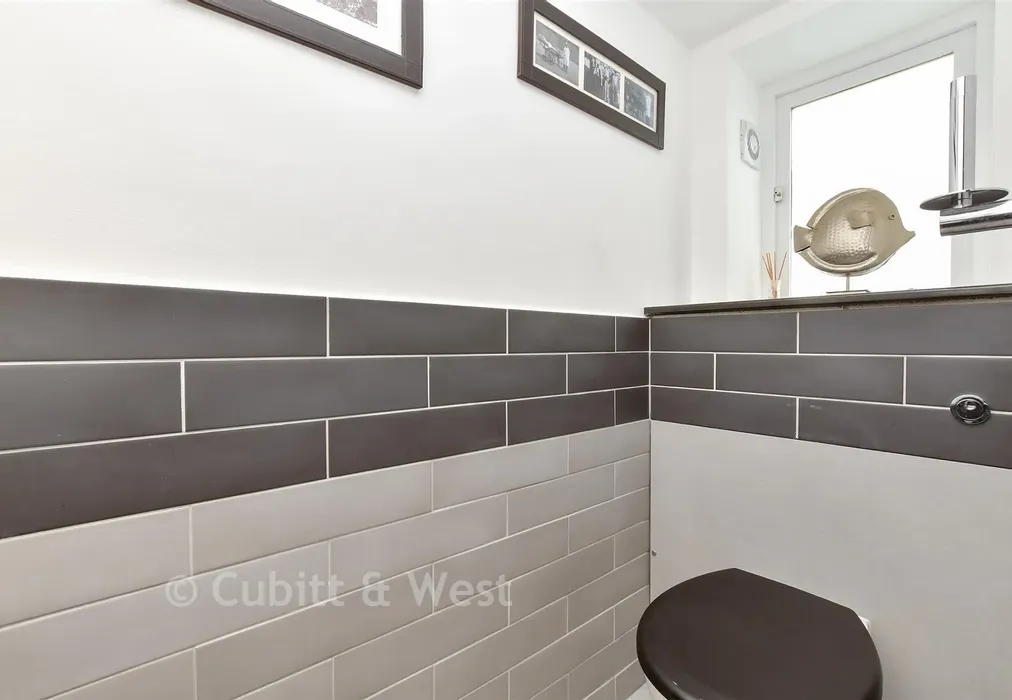 Cloakroom - Camborne Road, South Sutton, Surrey - Wards of Kent