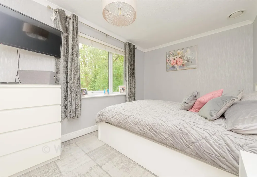 Bedroom 1 - Bazes Shaw, New Ash Green, Longfield, Kent - Wards of Kent
