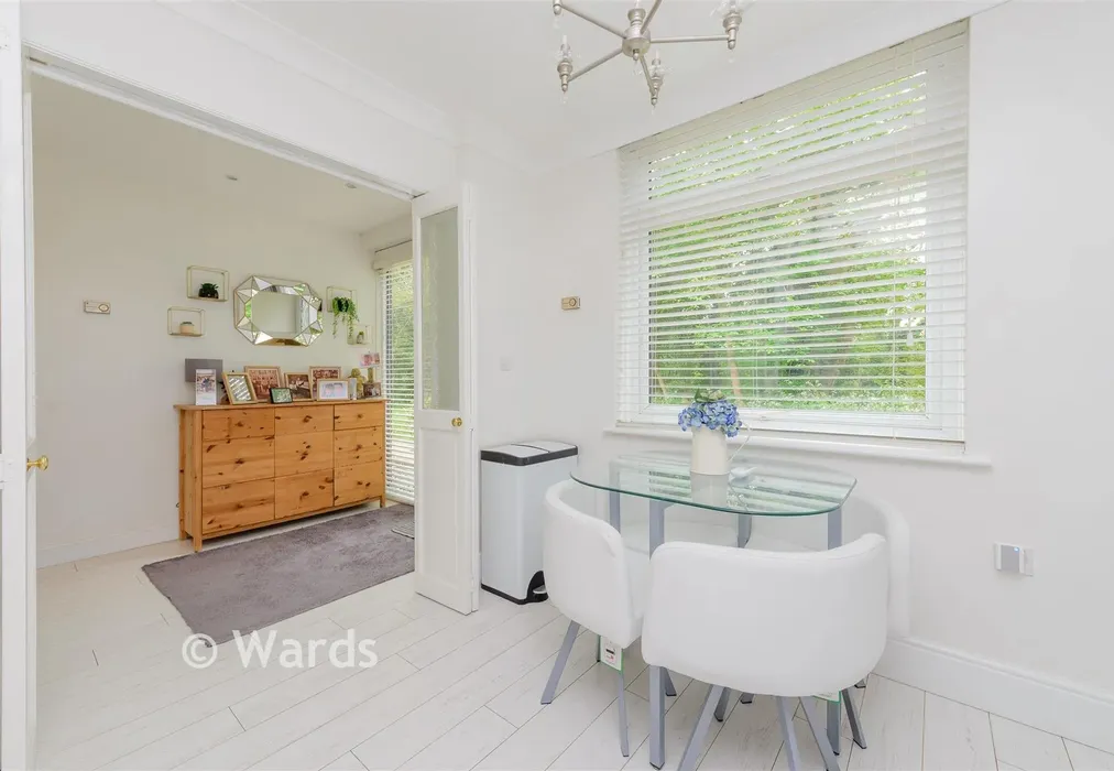 Kitchen - Bazes Shaw, New Ash Green, Longfield, Kent - Wards of Kent