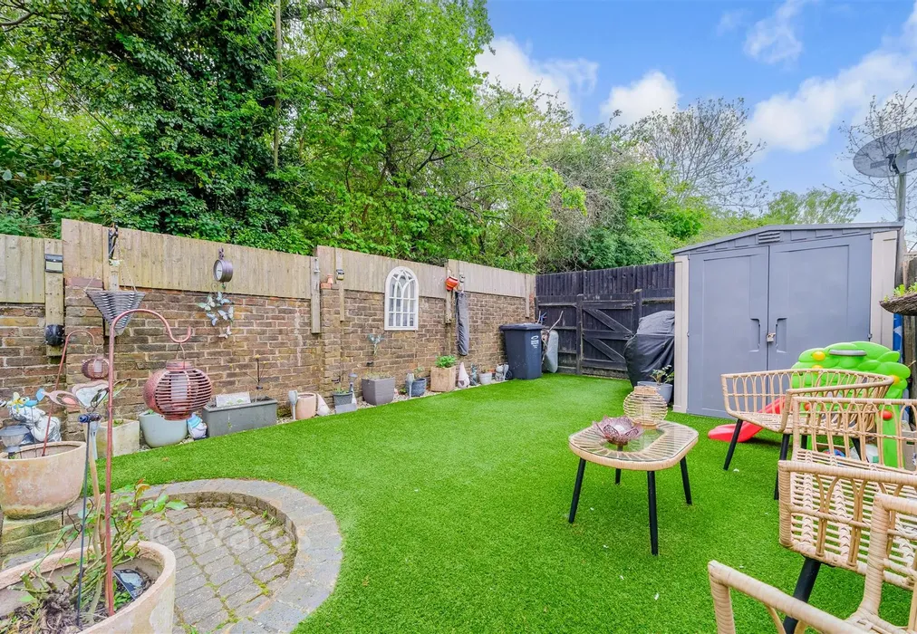 Rear Garden - Bazes Shaw, New Ash Green, Longfield, Kent - Wards of Kent