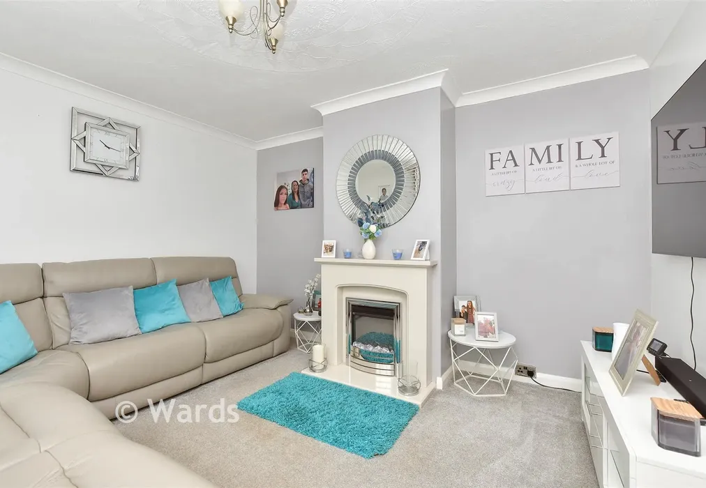 Lounge - Roosevelt Avenue, Chatham, Kent - Wards of Kent