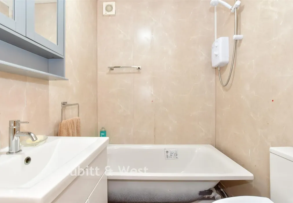 Bathroom - Meon Close, Petersfield, Hampshire - Wards of Kent