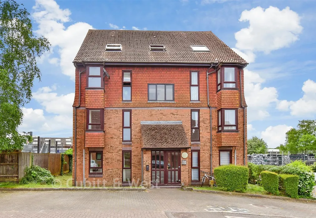 External (Web) 1 - Meon Close, Petersfield, Hampshire - Wards of Kent
