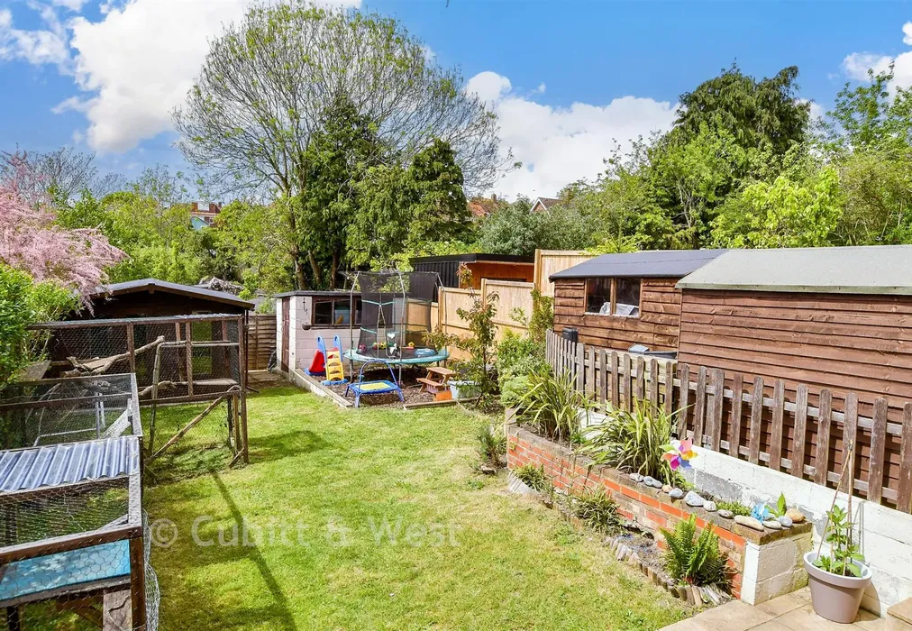 Rear Garden - Cowley Drive, Woodingdean, Brighton, East Sussex - Wards of Kent
