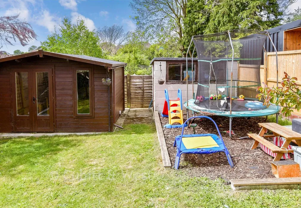 Rear Garden - Cowley Drive, Woodingdean, Brighton, East Sussex - Wards of Kent