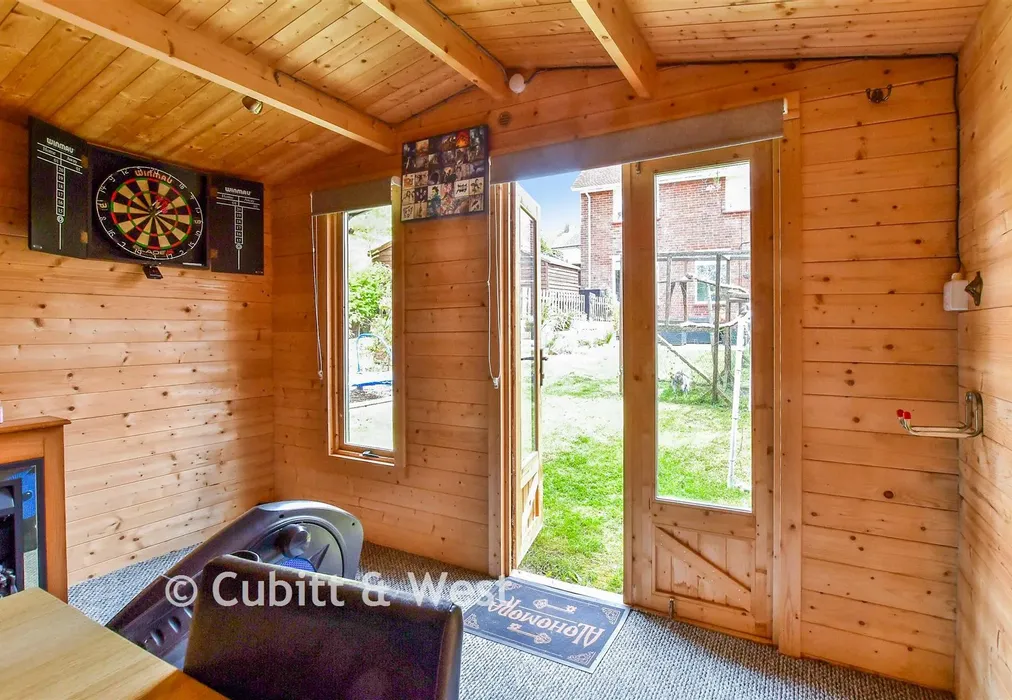 Outbuilding - Cowley Drive, Woodingdean, Brighton, East Sussex - Wards of Kent